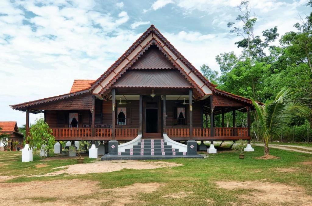 Oyo Home 90745 Desa Balqis Beach Resort Малакка Экстерьер фото