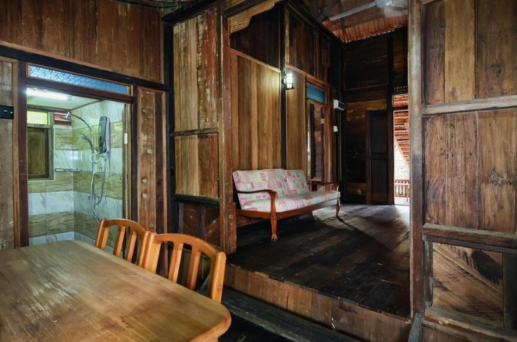 Oyo Home 90745 Desa Balqis Beach Resort Малакка Экстерьер фото