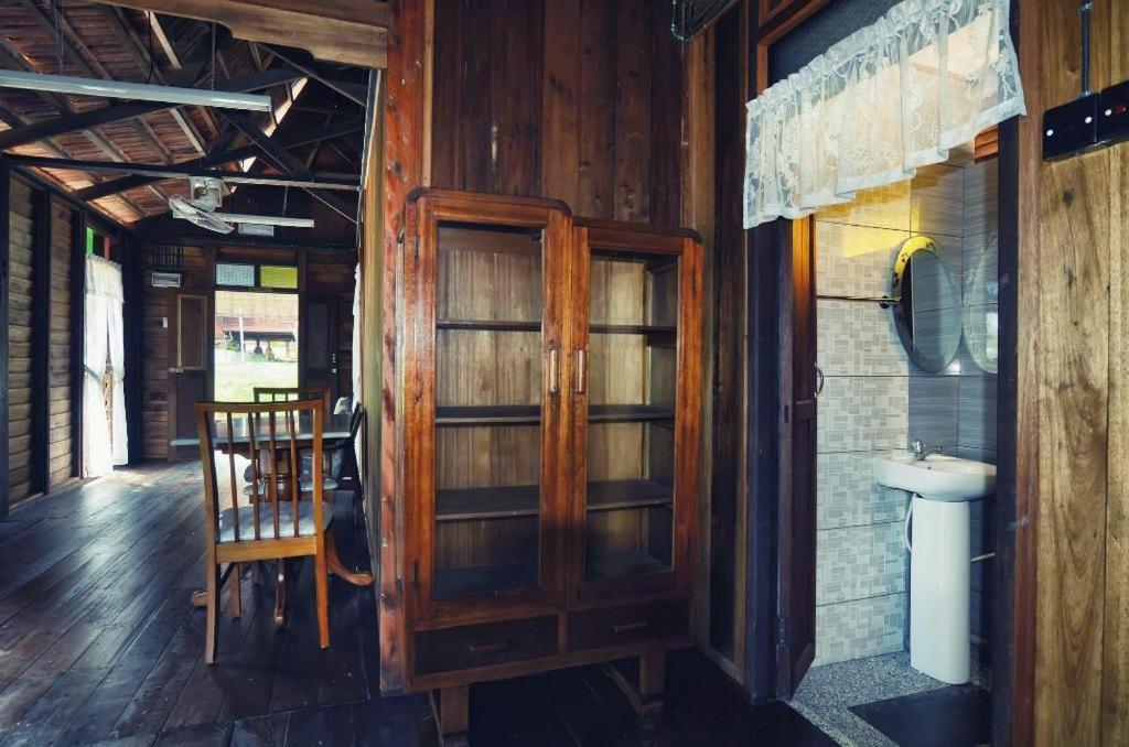 Oyo Home 90745 Desa Balqis Beach Resort Малакка Экстерьер фото