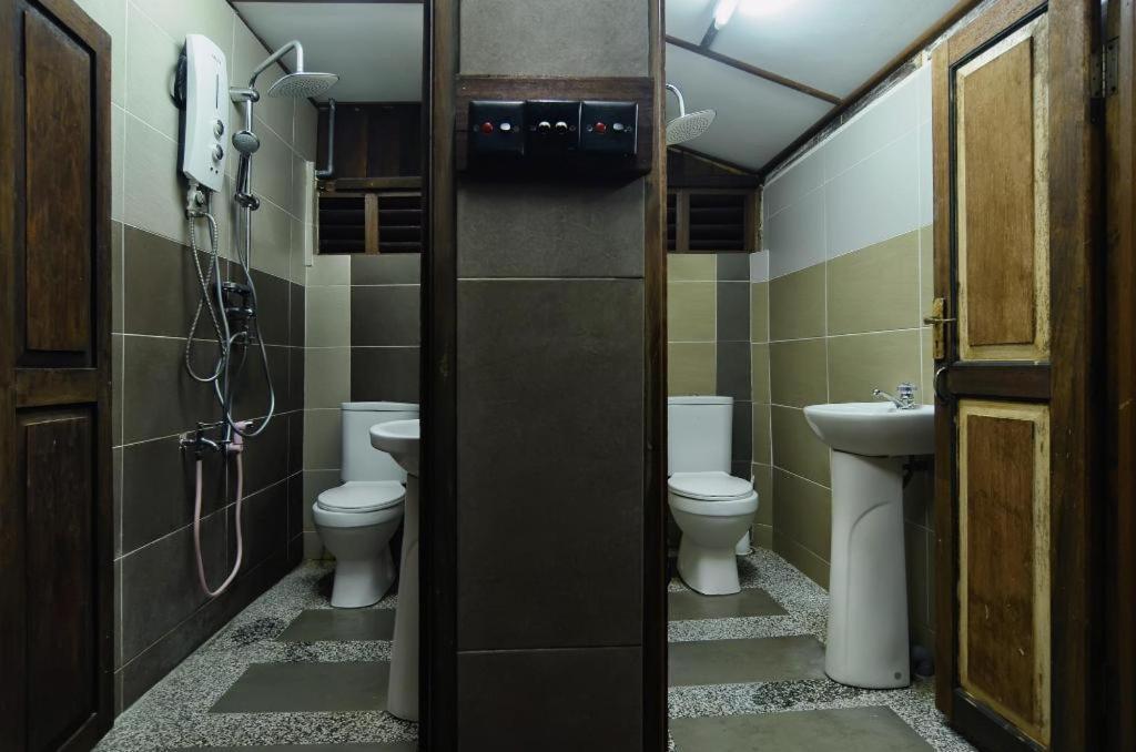 Oyo Home 90745 Desa Balqis Beach Resort Малакка Экстерьер фото