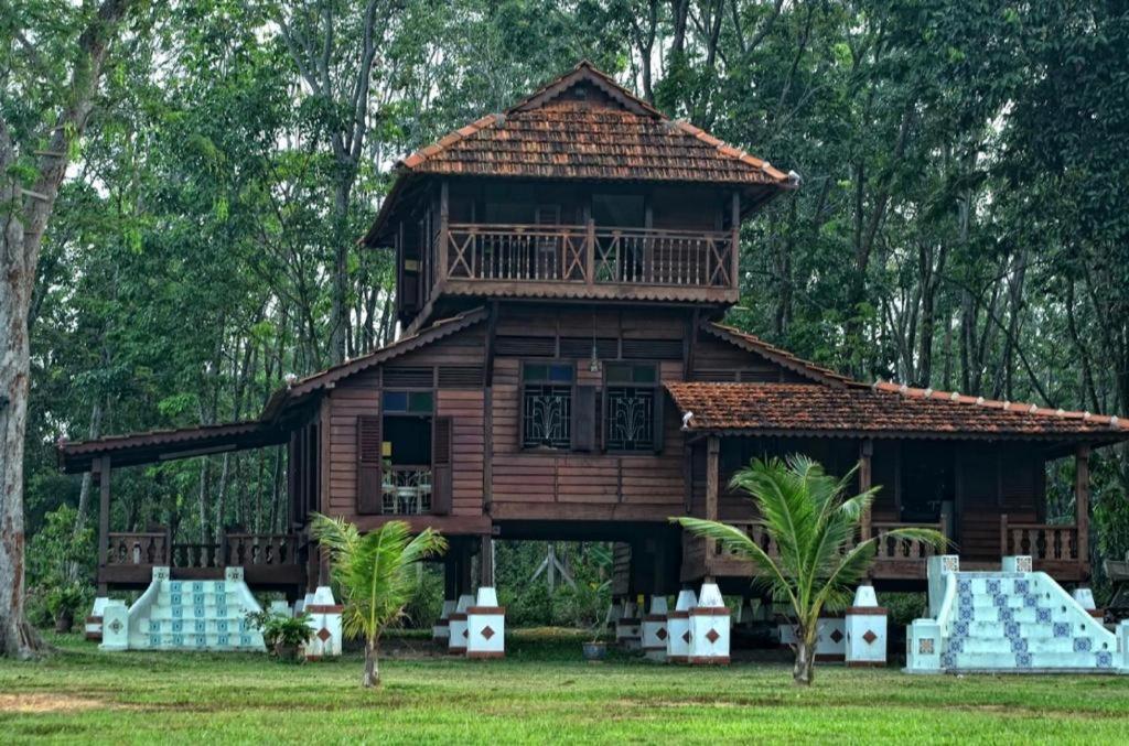 Oyo Home 90745 Desa Balqis Beach Resort Малакка Экстерьер фото